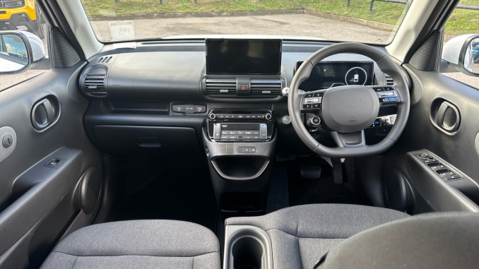 Hyundai INSTER 85kW 01 49kWh 5dr Auto Electric Hatchback - Image 10